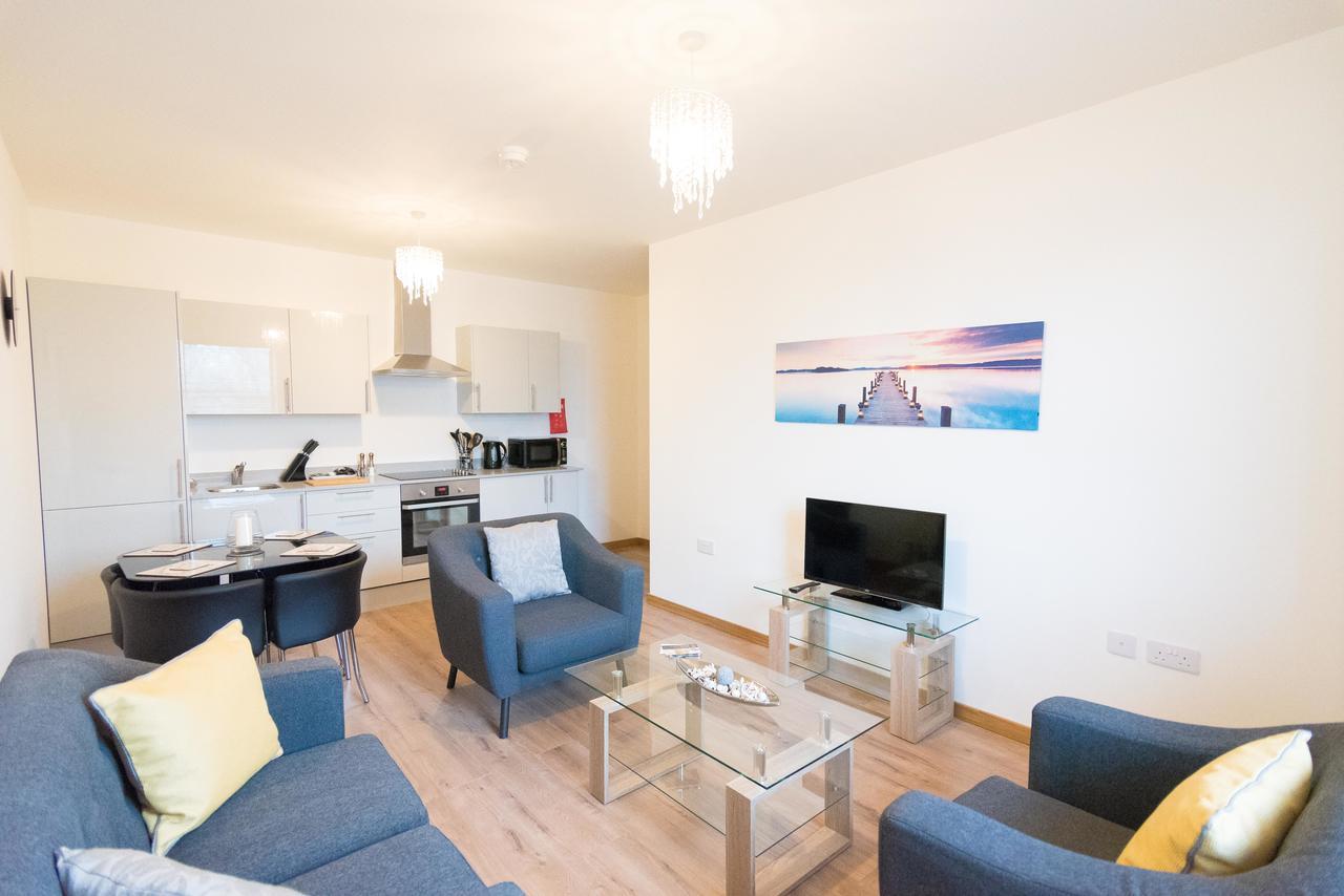 Comfortable Modern Apartment In Swindon, Free Parking Sleeps Up To 5 エクステリア 写真