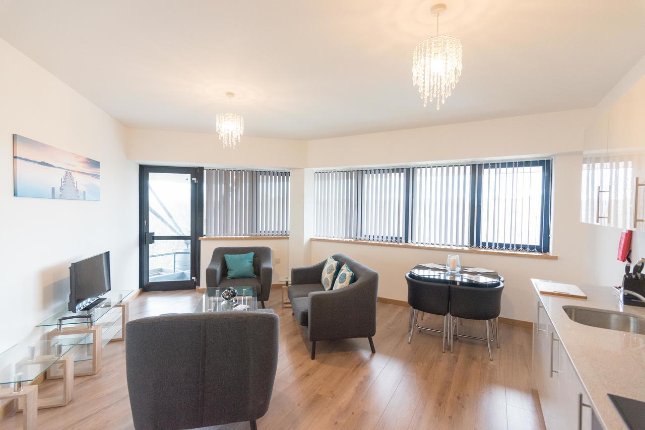 Comfortable Modern Apartment In Swindon, Free Parking Sleeps Up To 5 エクステリア 写真