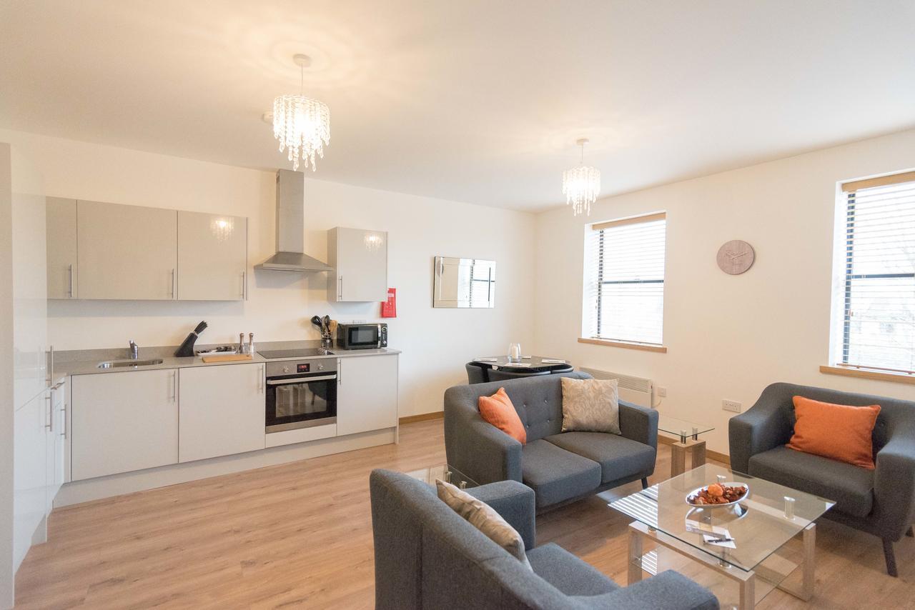 Comfortable Modern Apartment In Swindon, Free Parking Sleeps Up To 5 エクステリア 写真