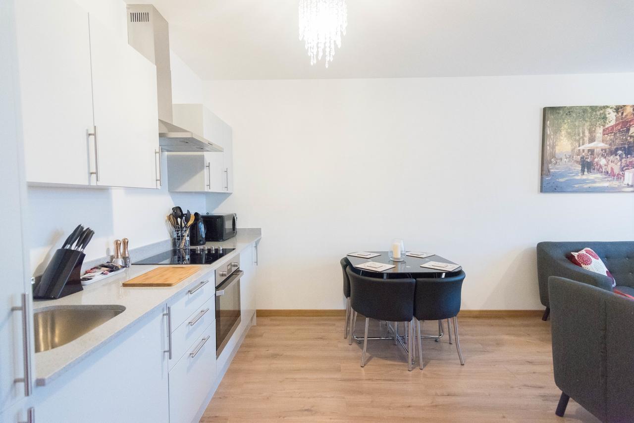 Comfortable Modern Apartment In Swindon, Free Parking Sleeps Up To 5 エクステリア 写真