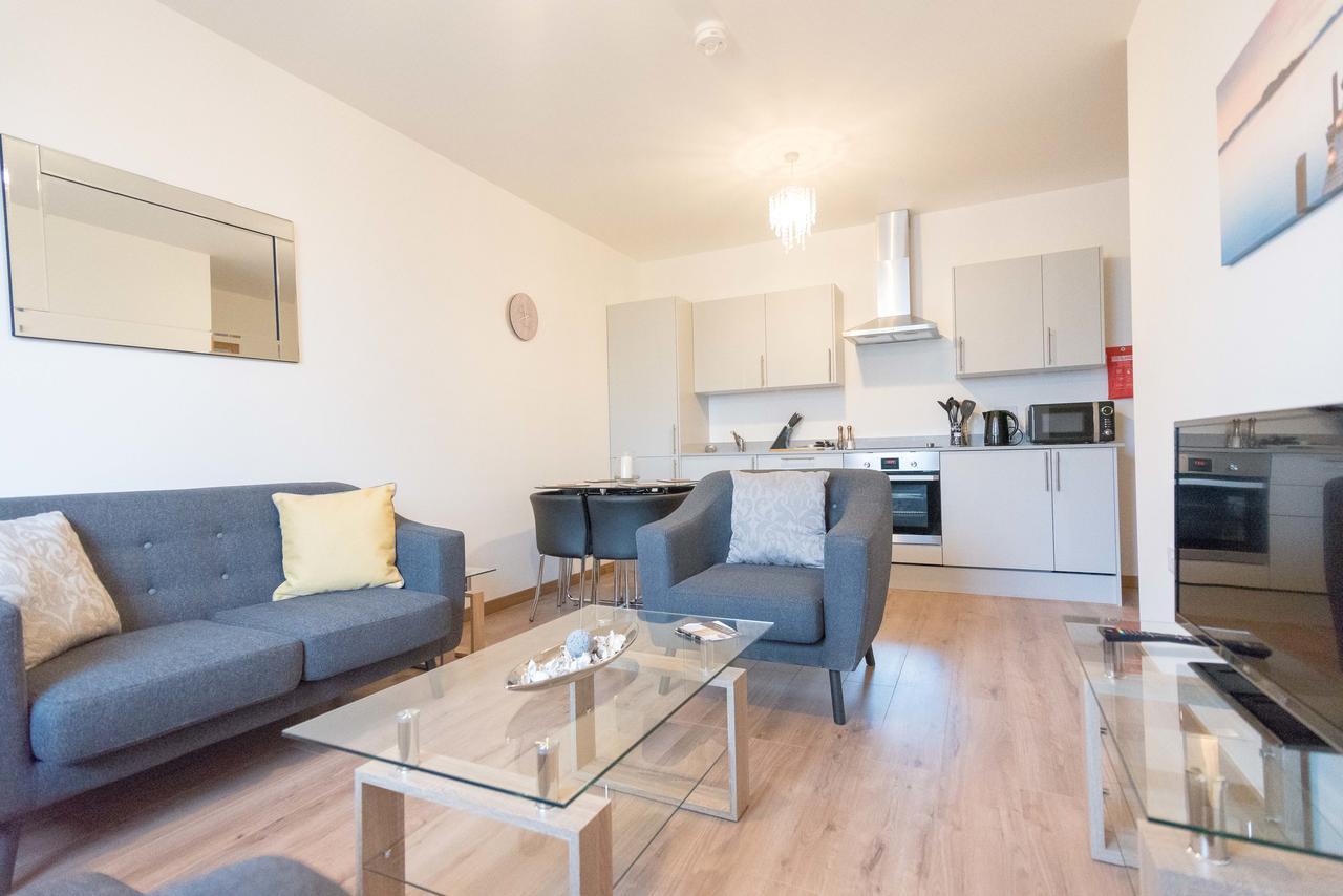 Comfortable Modern Apartment In Swindon, Free Parking Sleeps Up To 5 エクステリア 写真