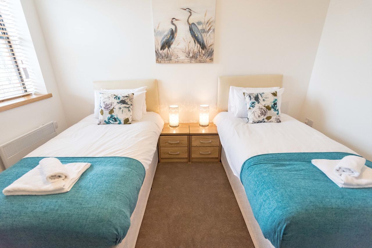 Comfortable Modern Apartment In Swindon, Free Parking Sleeps Up To 5 エクステリア 写真